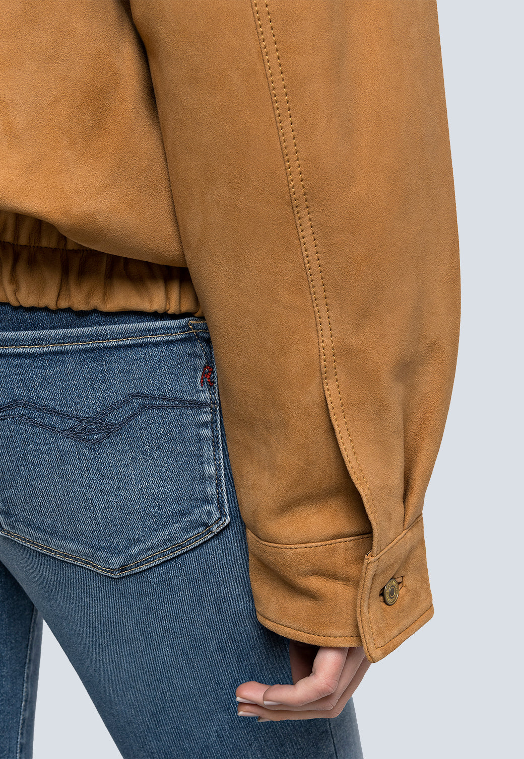 ג׳קט נשים מעור זמש בצבע חום קמל