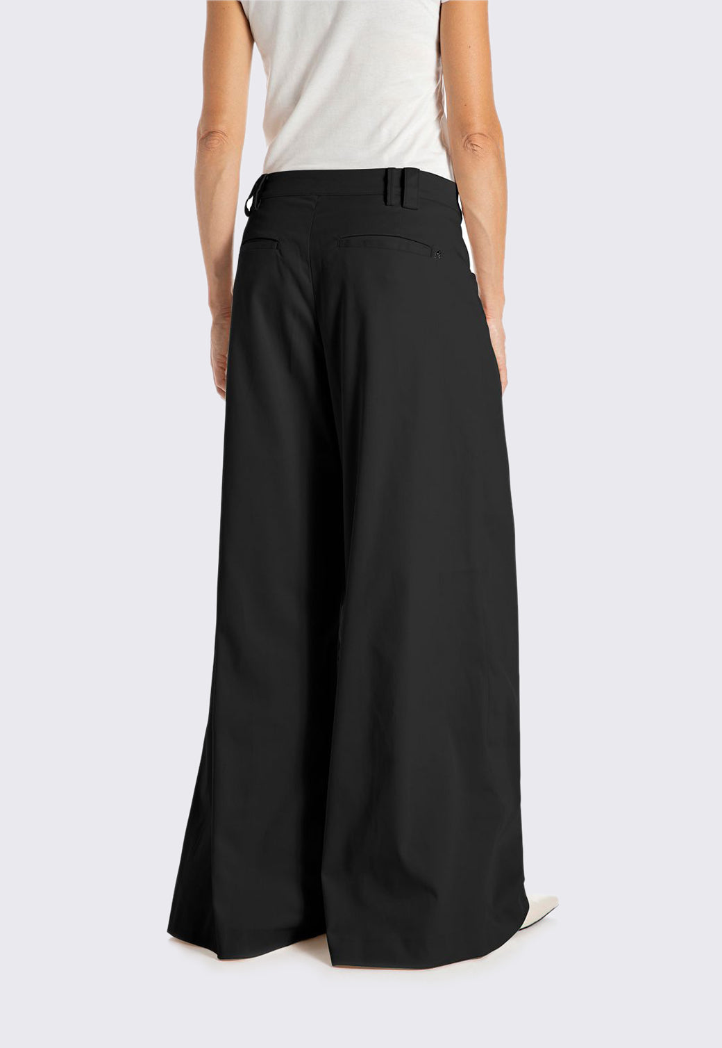 מכנסיים רחבים לנשים בצבע שחור בגזרה גבוהה