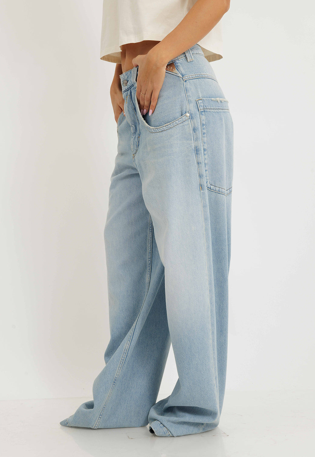 ג׳ינס NARJA רחב לנשים בצבע תכלת