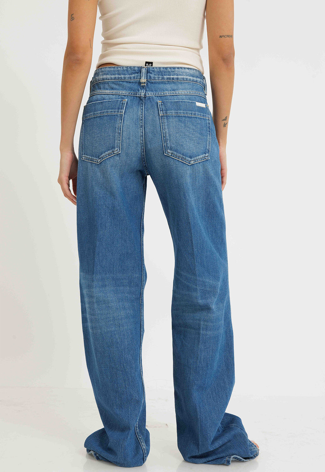 ג׳ינס MELJA רחב לנשים בצבע כחול בינוני