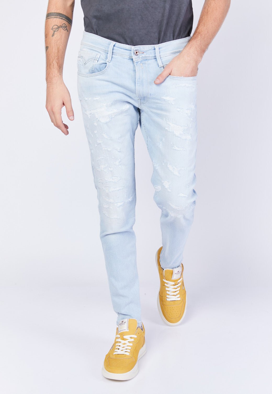 ג'ינס Slim Fit BRONNY עם קרעים מתופרים גברים - Replay