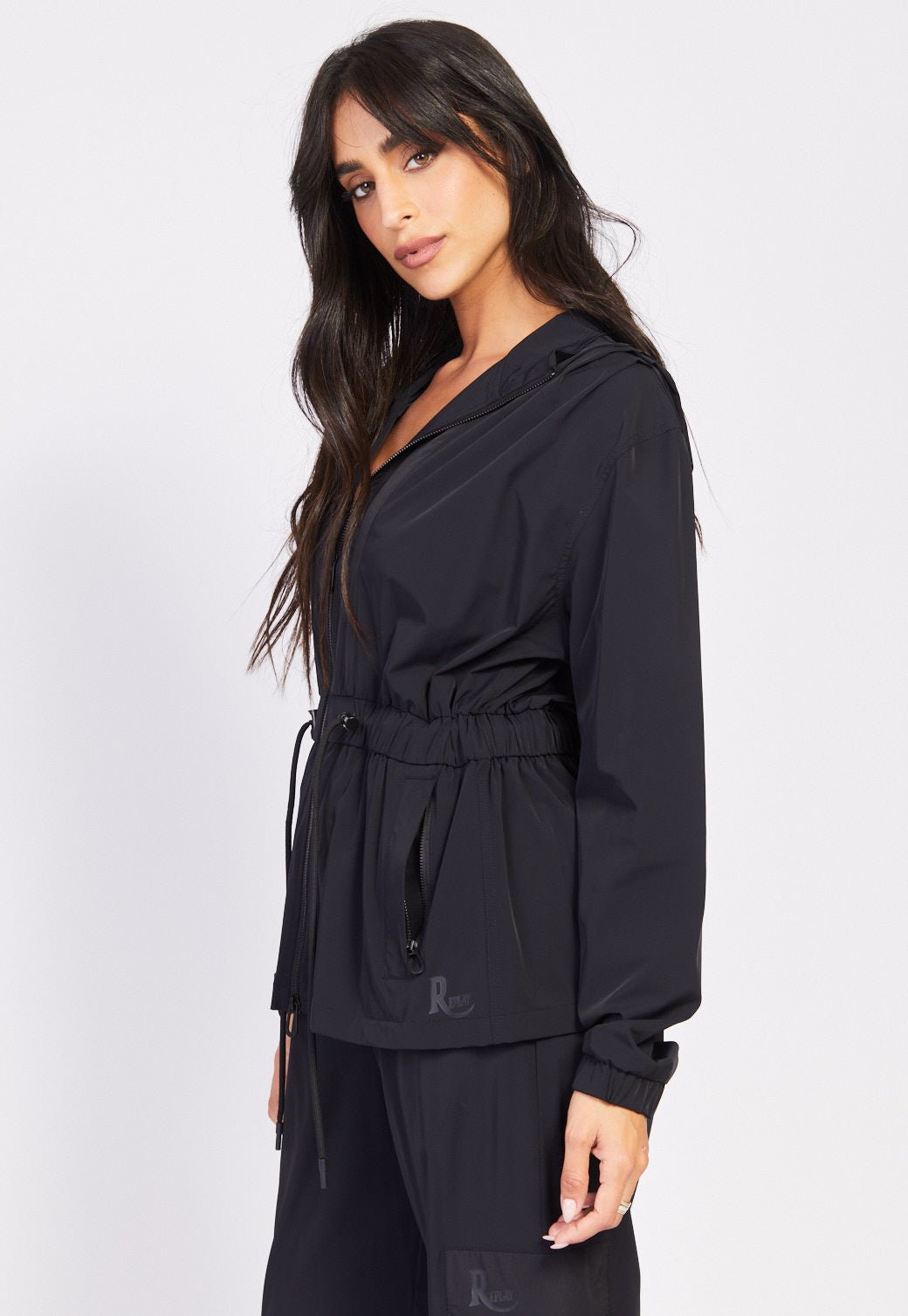 ג'קט ניילון מרוכסן נשים - Replay